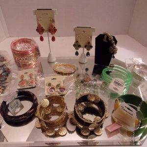 NWT HUGE DESIGNER ASSORTMENT OF BRACELETS & EARRIN